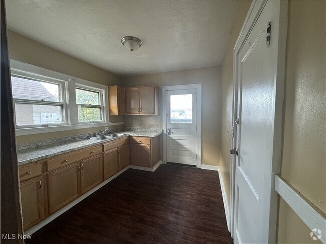 Building Photo - 11805 Iowa Ave Unit Up Rental