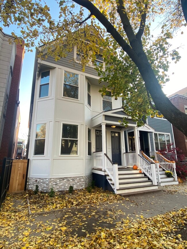 Photo - 1841 W School St Unit 1