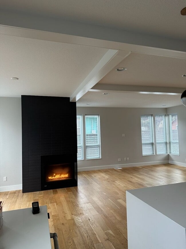 Photo - Urban Modern 5 Bedrooms, 3 1/2 Bathrooms, ...