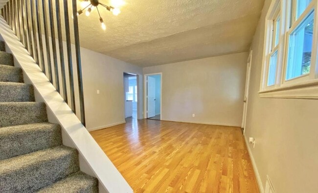 Photo - 2600 Browns Ln