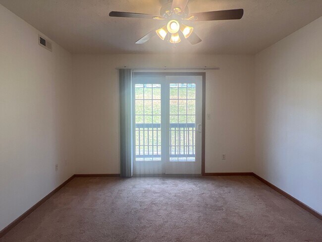 Photo - Newly Available - 1 Bedroom Condo- Availab...