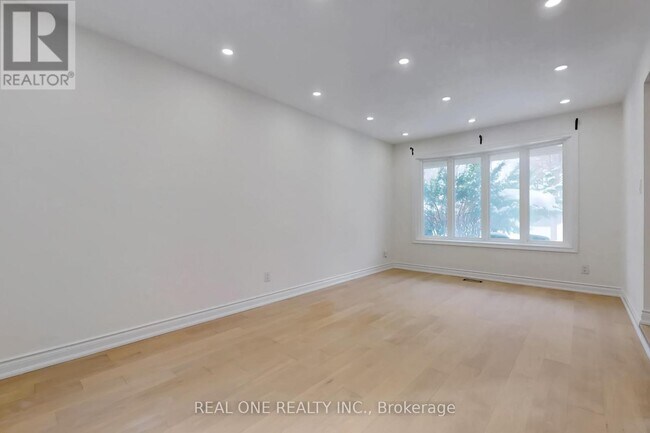 Photo - 86 Breckonwood Crescent