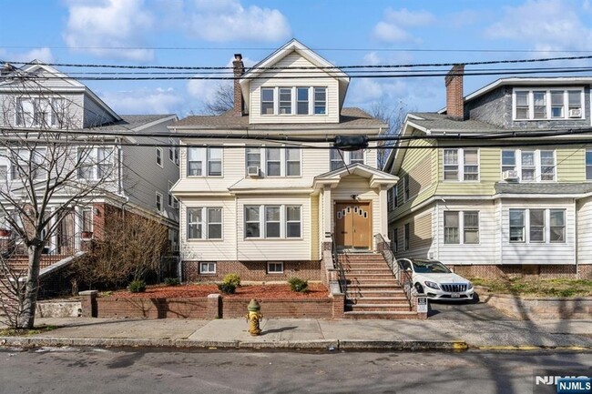 Photo - 41-43 Poe Avenue Unit 1 Unidad 1