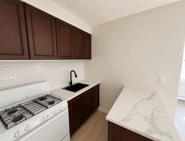 Building Photo - 97 Fairmount Ave Unit 97-1