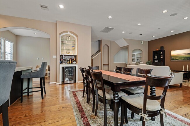 Photo - 3935 Gibson St