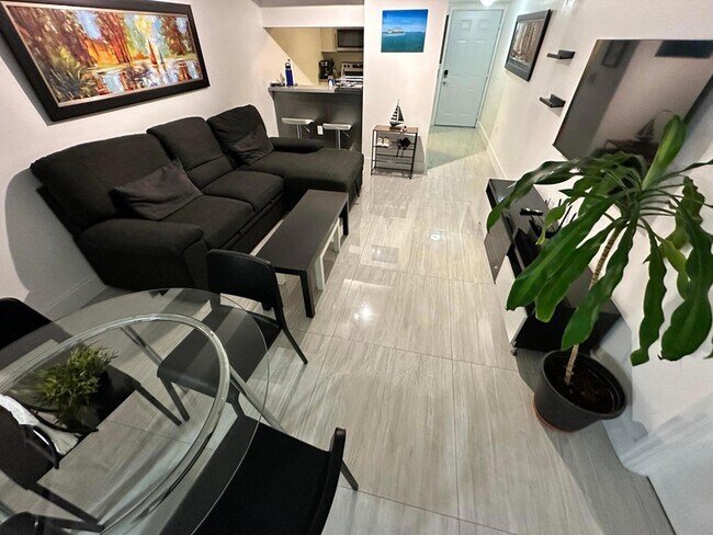 Photo - 102 SW 6th Ave Unit 206