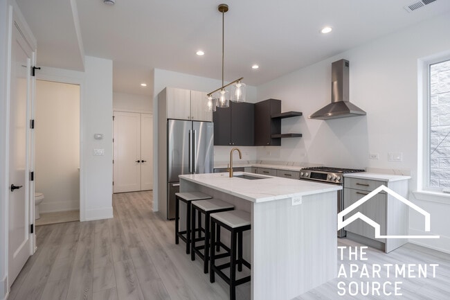 Photo - 1814 W Thomas St Unit 2F