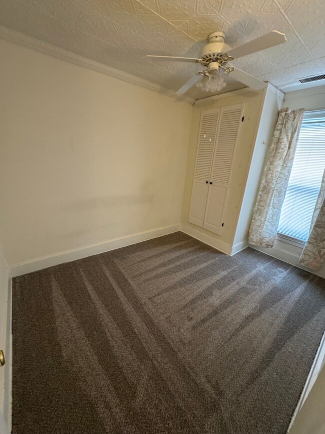 Photo - 606 E Market St Unit 2 -upper