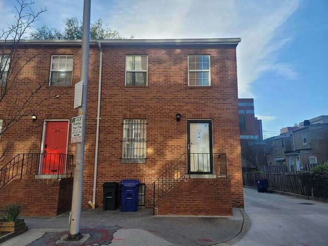Building Photo - 418 N Washington St