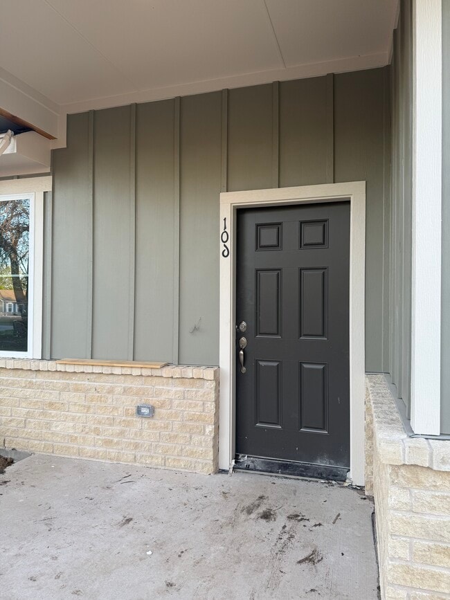 Photo - 106 Kirkland St