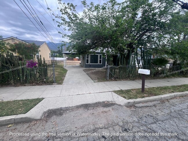 Photo - 370 W 44th St