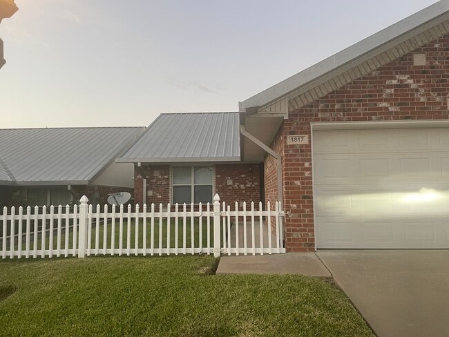 3/2 Central heat and air, washer dryer con... - 3/2 Central heat and air, washer dryer con... House