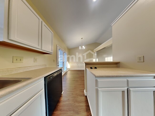 Photo - 8973 Julia Mdws