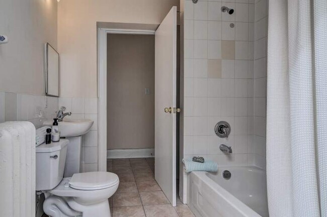 Photo - Donlands Apartments Unit 1 Bedroom