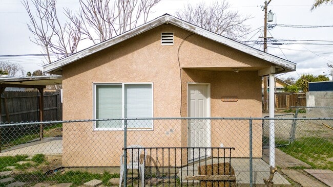Building Photo - 1435 Nadine Ave Unit 1 Rental