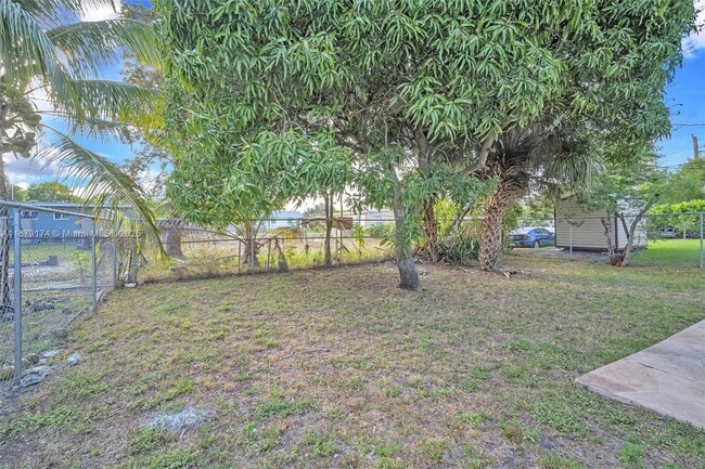 Photo - 115 NW 28th Ave