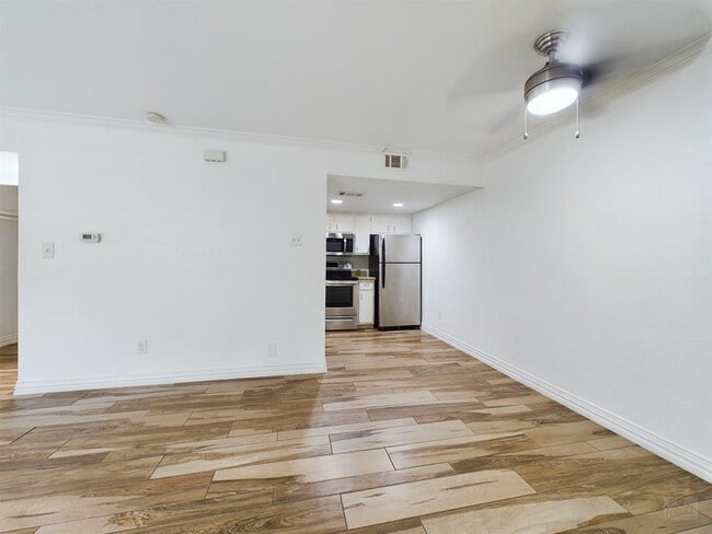 Photo - 2124 Burton Dr Unit 150