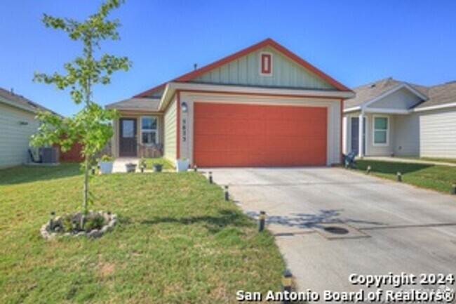 Building Photo - Charming 2BR House in Seguin