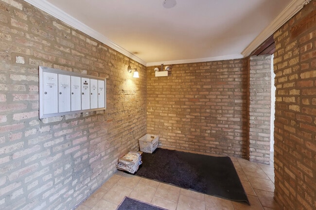 Photo - 4017 N Troy St Unit 2W