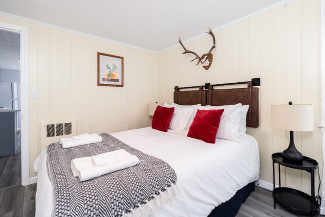 Photo - 2350 Gold Star Hwy Unit 5