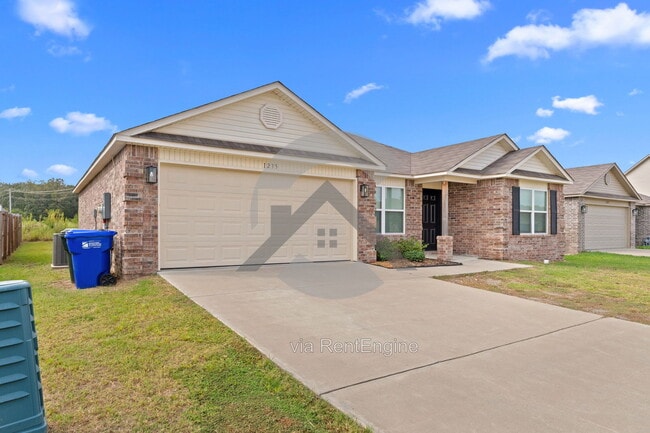 1235 Tsar Rd