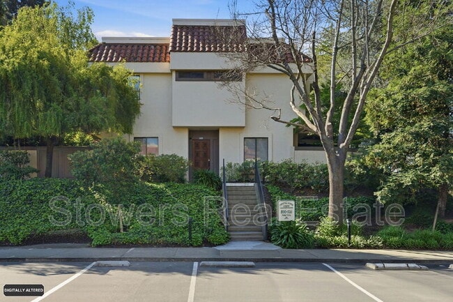 Photo - 500 Churchill Downs Ct