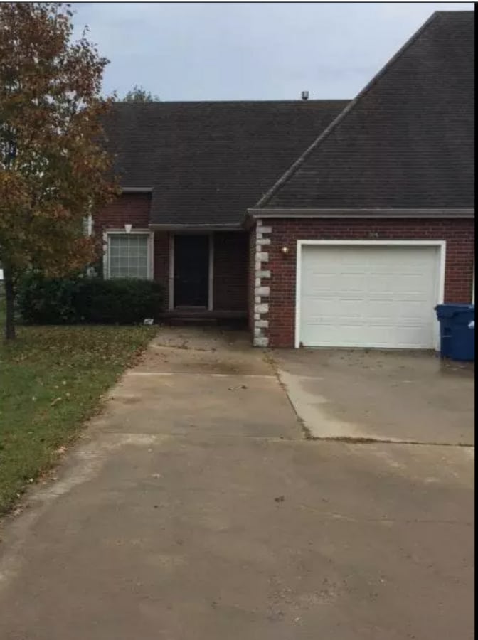 94/96 Hedge - 94/96 Hedge Unit 94 Hedge