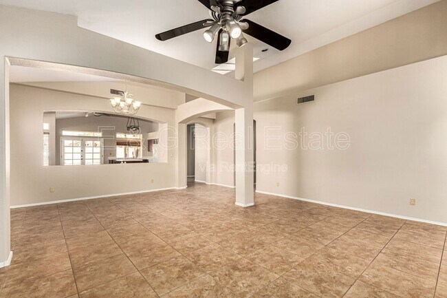 Photo - 16617 S 14th St