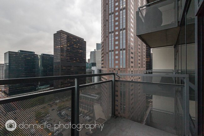 Photo - 235 W Van Buren St Unit 2113