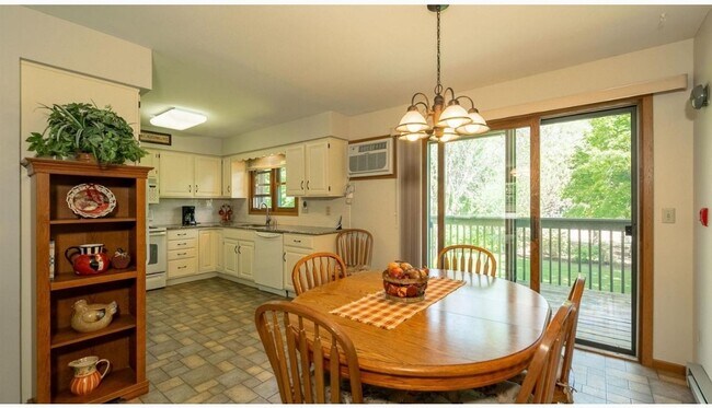 Photo - 1135 Manor Dr Unit 27