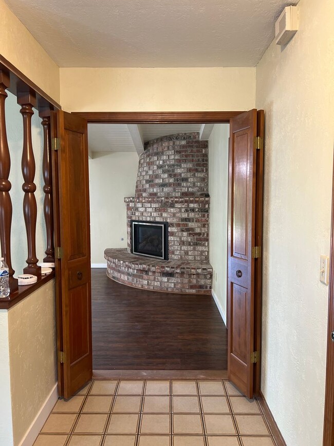 Photo - BEAUTIFULLY UPDATED 3 BEDROOM HOME!!