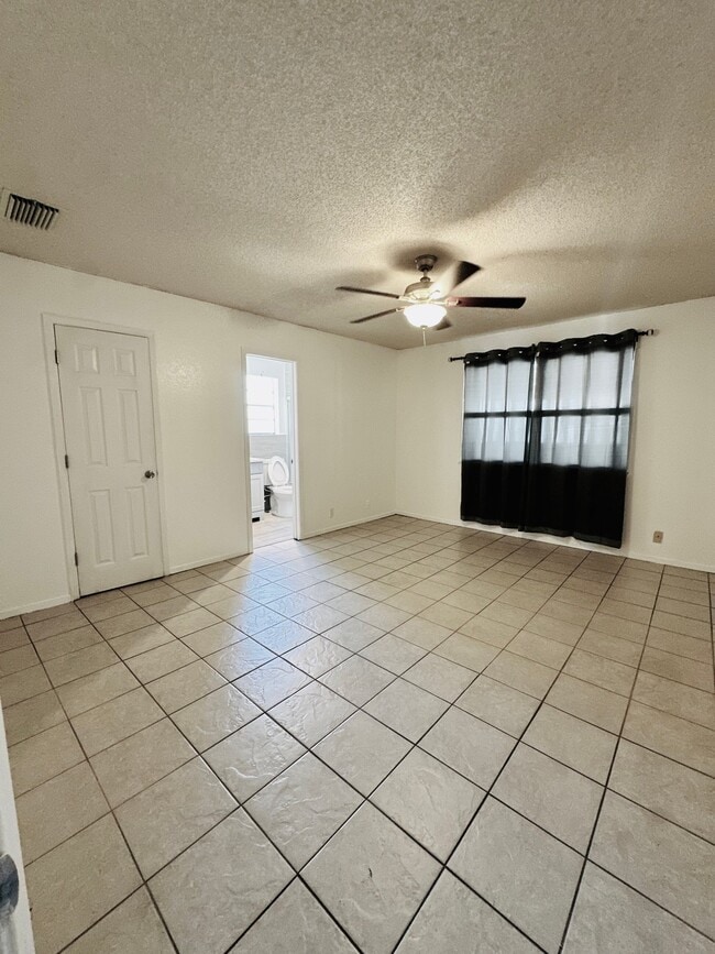 503 Parkwood Dr