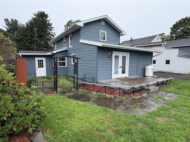 Photo - 76 E Main St