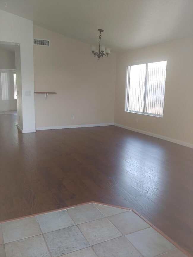 Photo - 1110 W Raven Dr