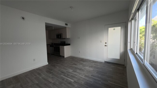 Photo - 1035 Euclid Ave Unit 25
