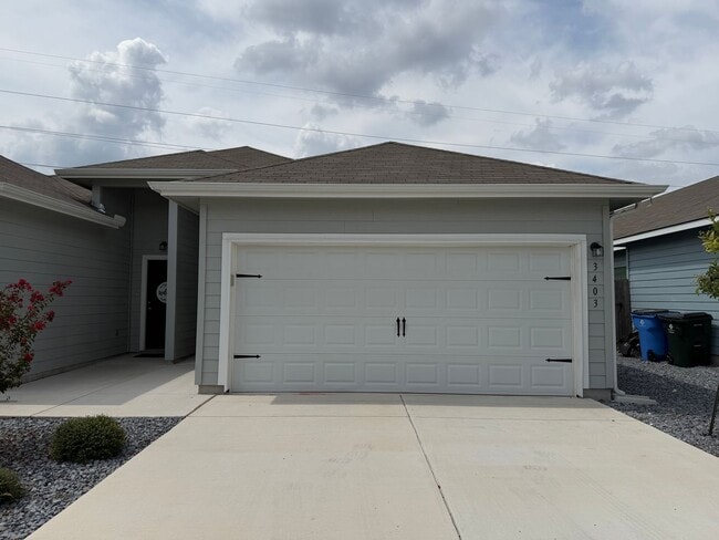 3403 Lindsay Ln