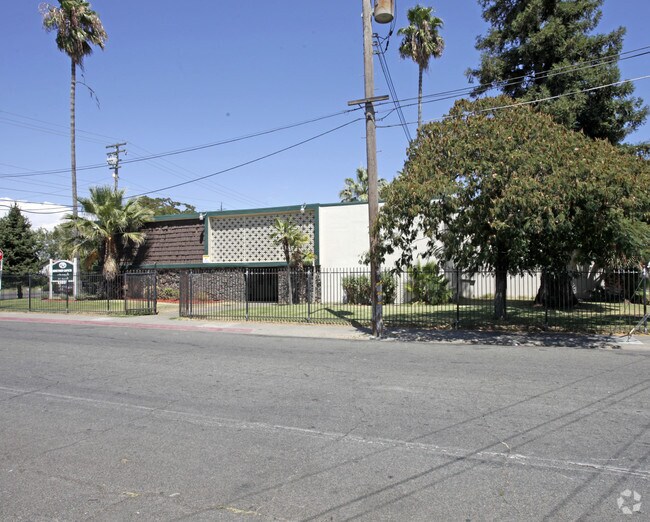 Photo - Rosewood Garden Apartments