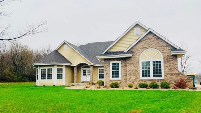 Photo - W209N11385 Reger Ct