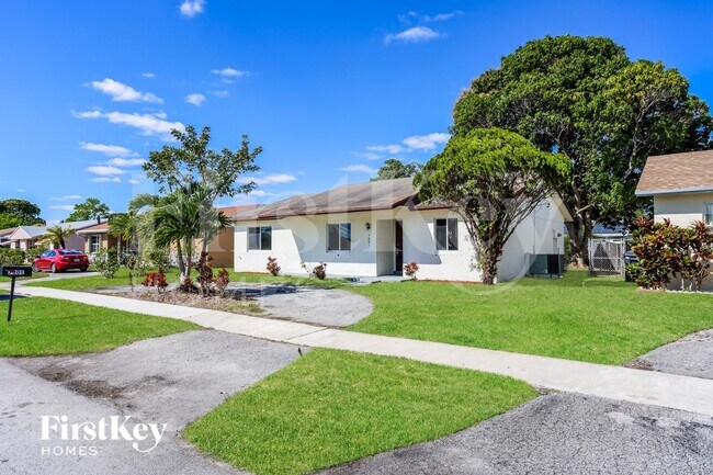 Photo - 7801 SW 6th Ct