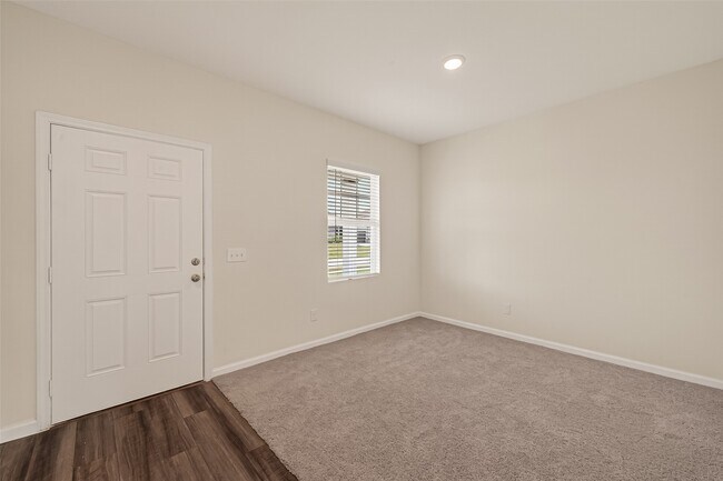 Photo - 31247 Williams Lndg St