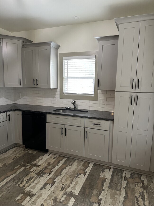 Photo - 170 Vickery St