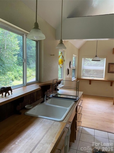 Photo - 2208 Blue Rock Rd