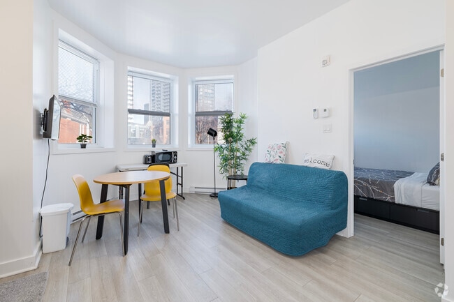 2 chambres, 1 salle de bain - 450 pi² - Salon - 2238 Du Souvenir