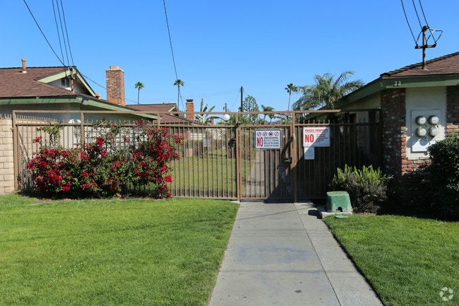 Orangewood Garden Apartments