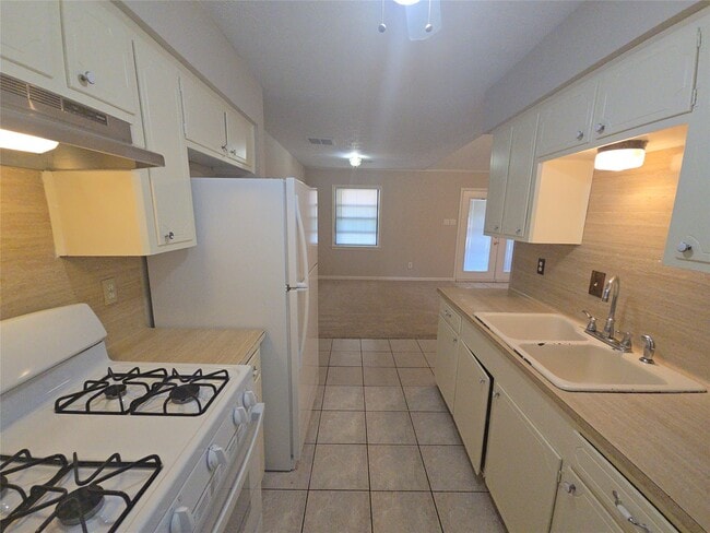 Building Photo - 618 Overbluff St