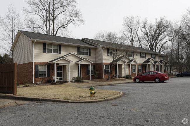 Photo - Poplar Creek Apartments