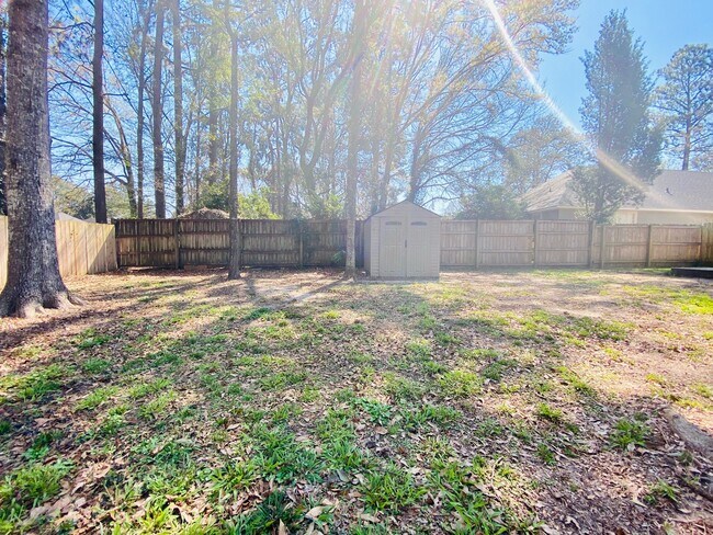 Photo - 1059 Louise Ave