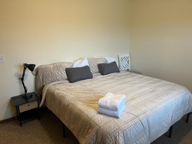 Photo - 915 Division St