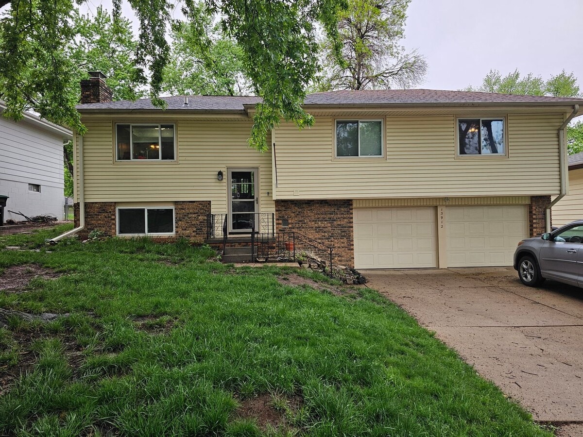 3 Bedroom in Millard! - 3 Bedroom in Millard!