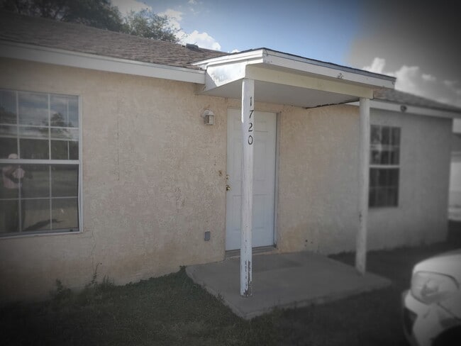 Building Photo - 1720 S Avenue F